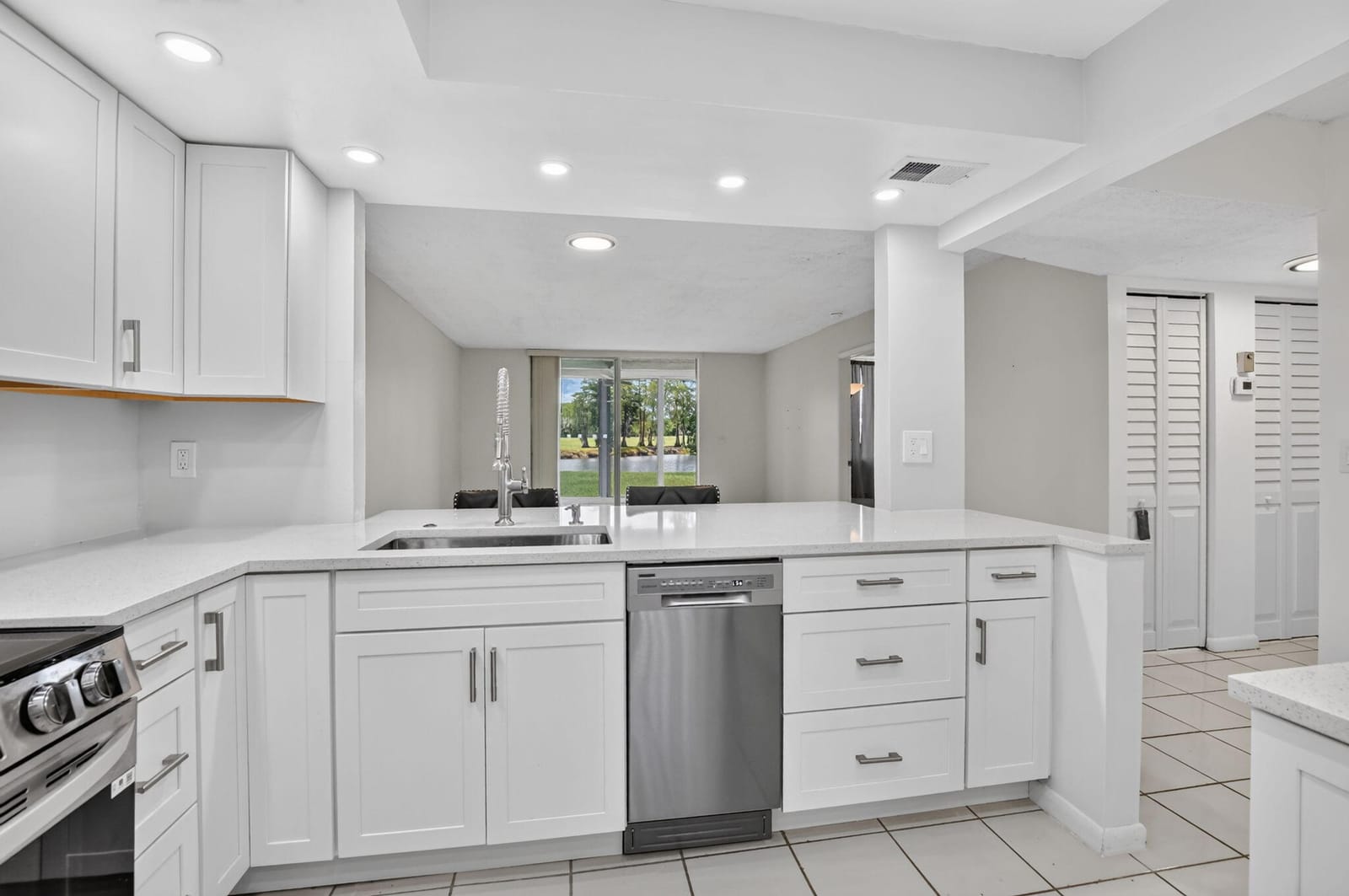 1700 NW 80th Avenue 104, Margate, FL 33063 photo 9