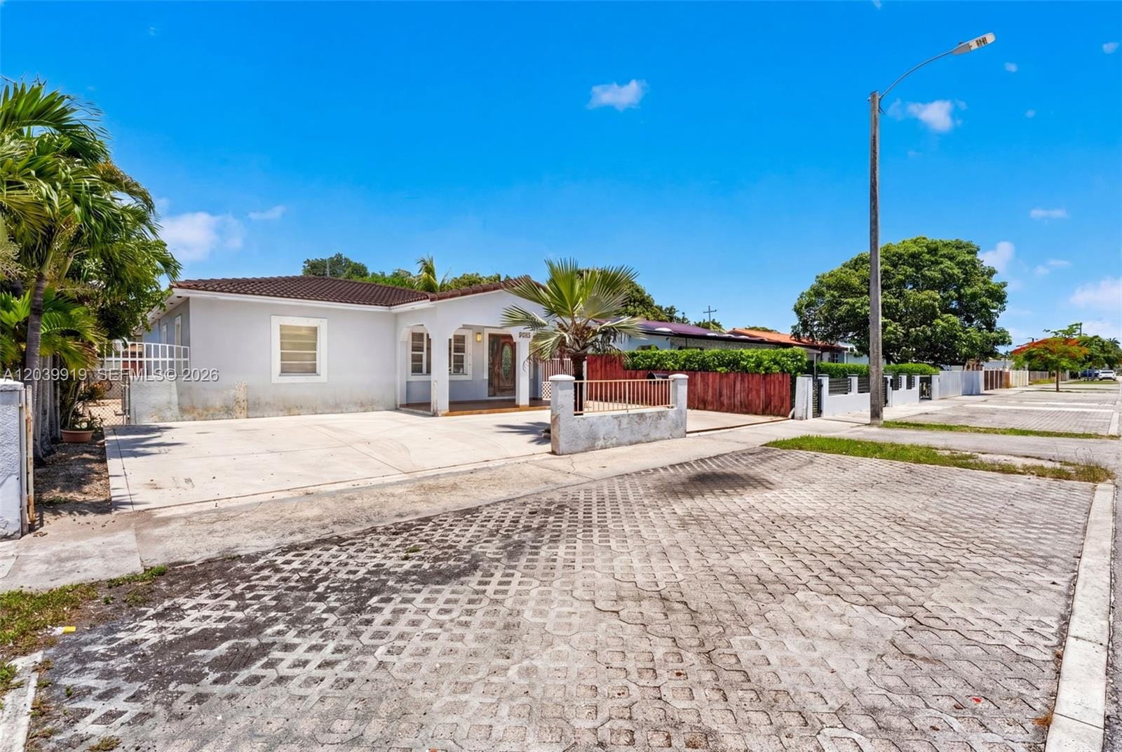 920 NW 35th Avenue, Miami, FL 33125 photo 2