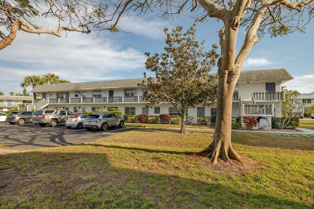 2929 SE Ocean Boulevard 130-8, Stuart, FL 34996