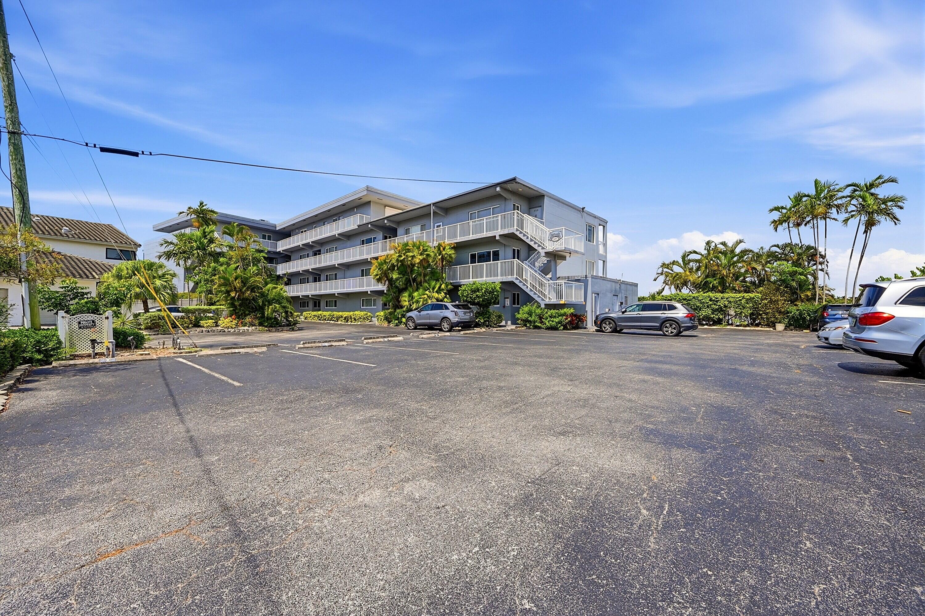 1201 S Riverside Drive 306, Pompano Beach, FL 33062, Pompano Beach