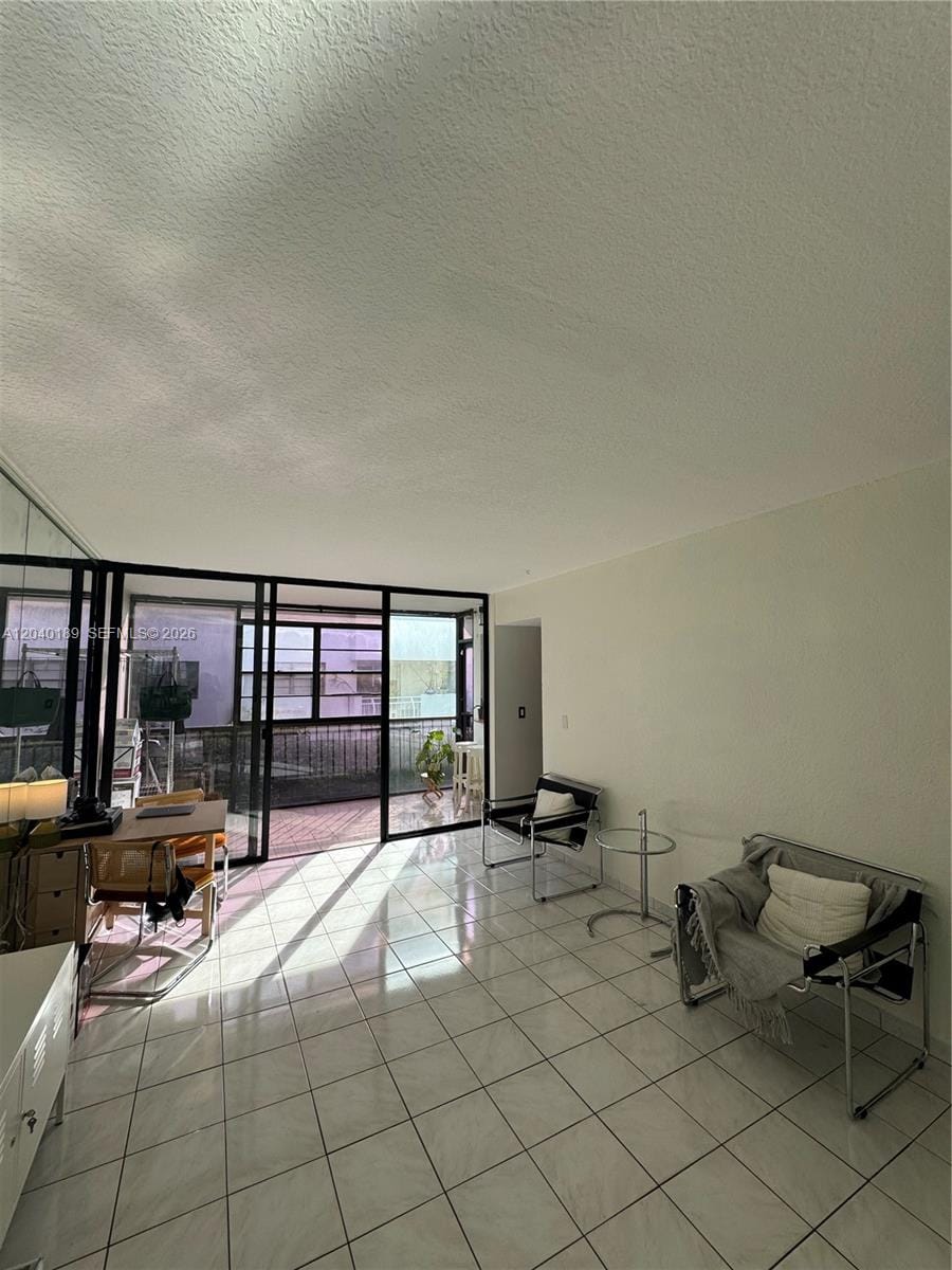 2539 S Bayshore Drive 320A — photo 5