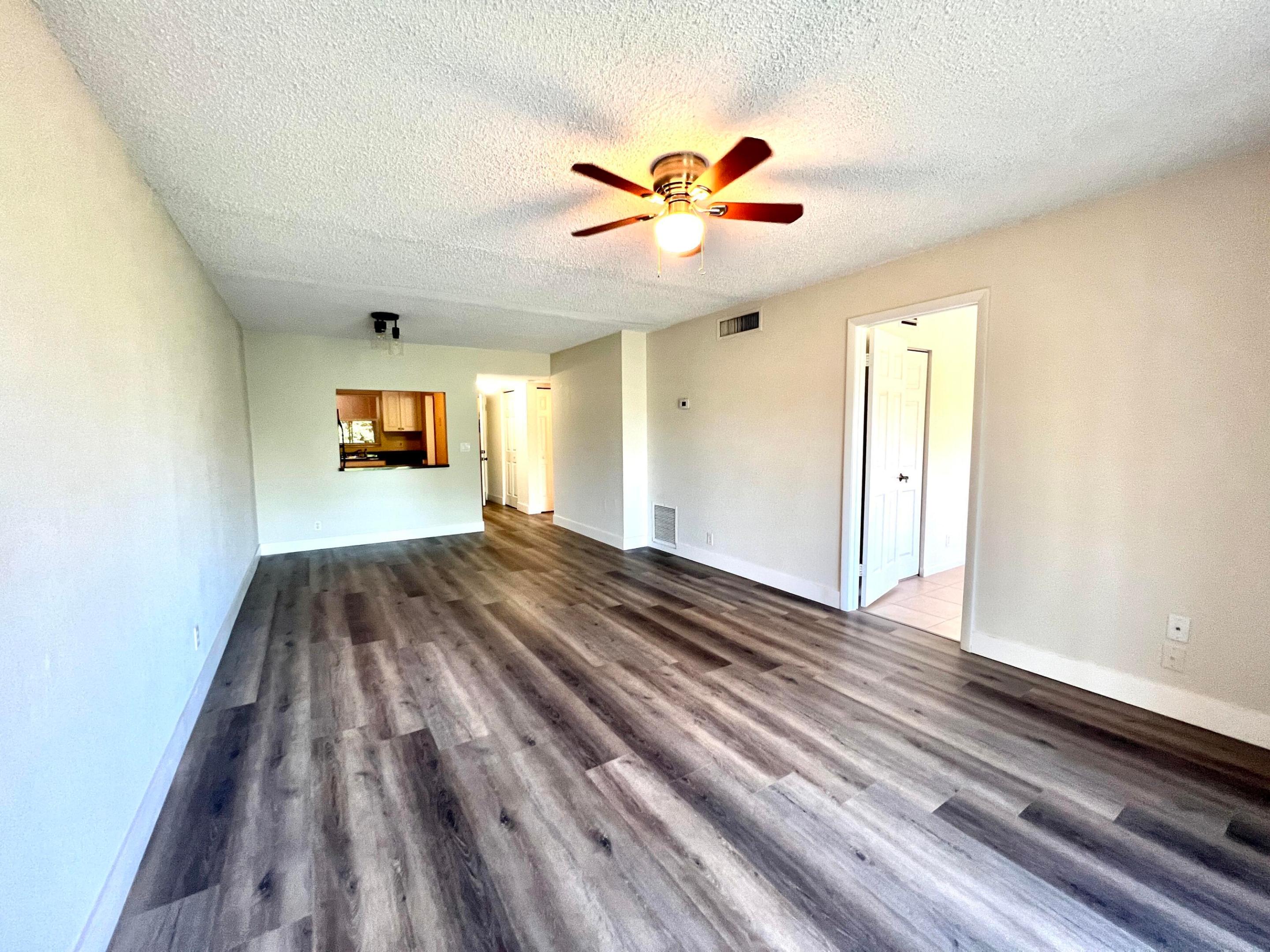 120 Sparrow Drive Apt 302, Royal Palm Beach, FL 33411, Royal Palm Beach