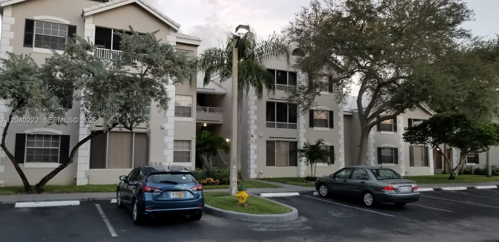 2811 N Oakland Forest Drive 105, Oakland Park, FL 33309, Oakland Park