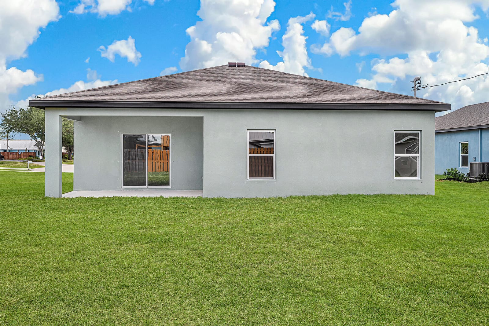 921 SW Paar Drive — photo 3