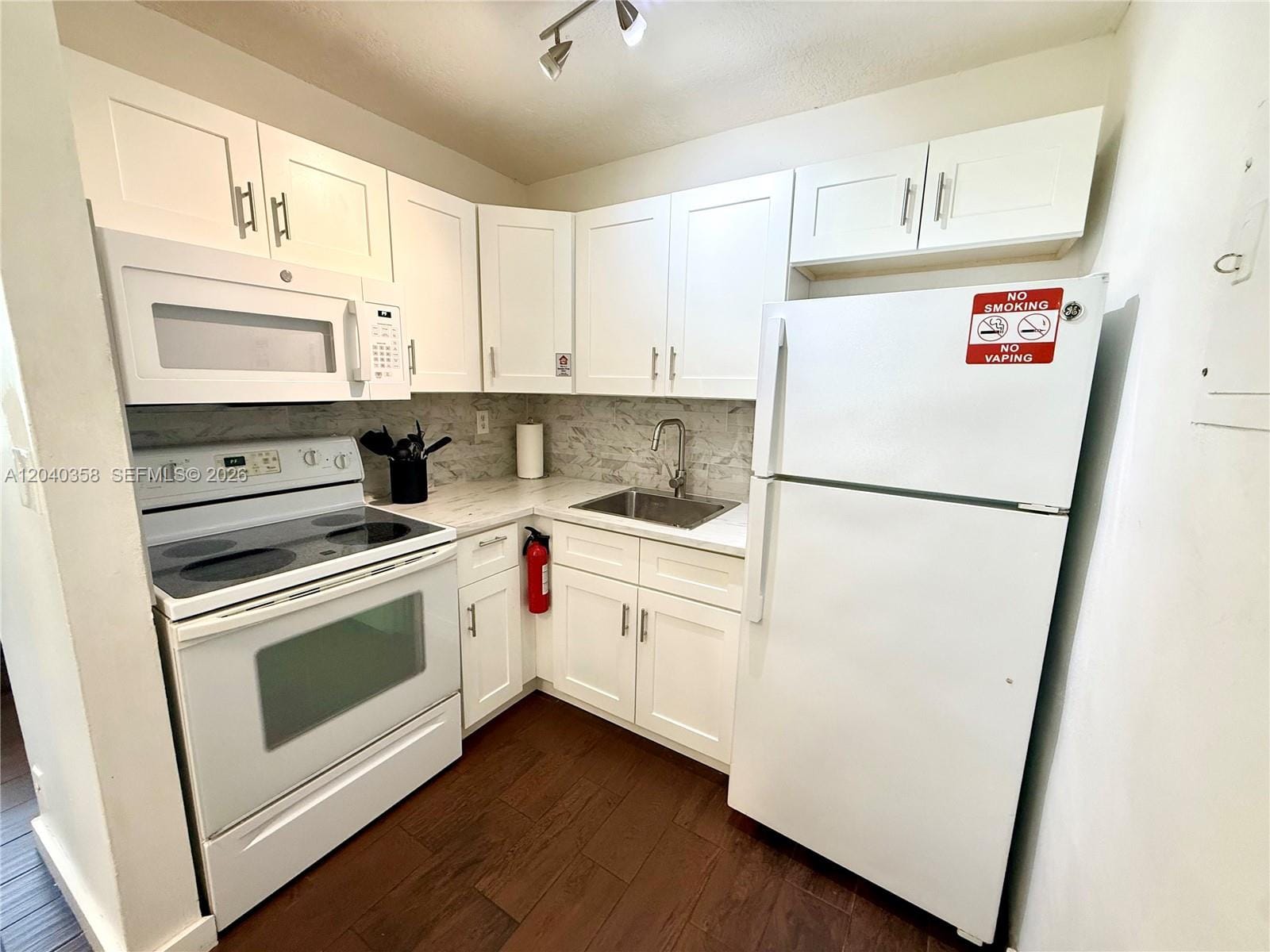 1415 SW 1st Street 1 — photo 3