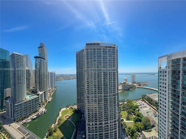 77 SE 5th Street 4015, Miami, FL 33131