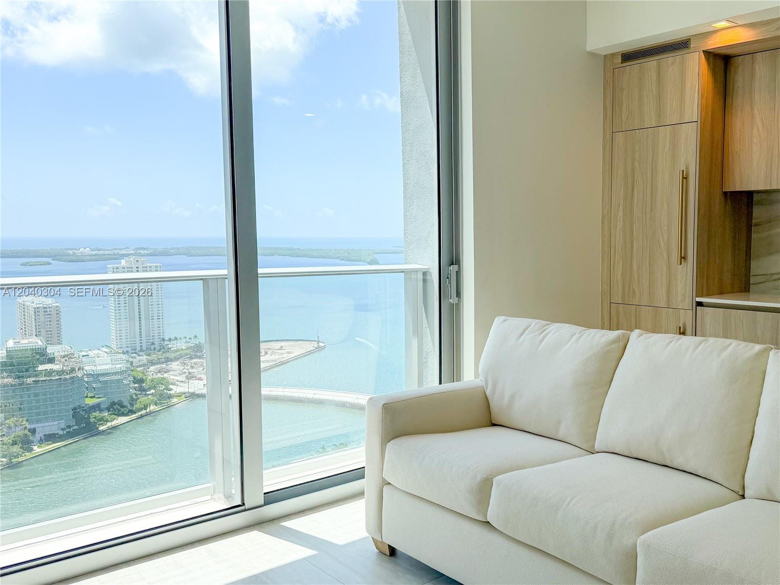 77 SE 5th Street 4015, Miami, FL 33131 photo 12
