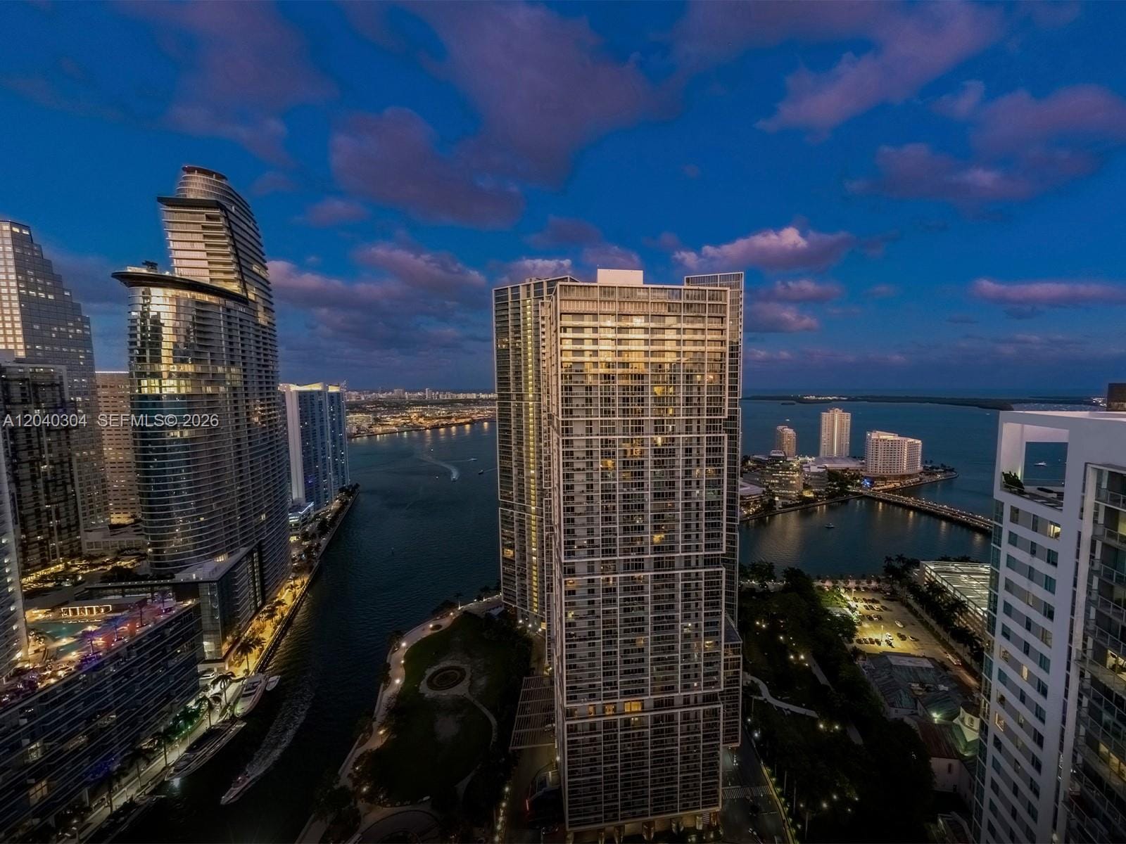 77 SE 5th Street 4015, Miami, FL 33131 photo 15