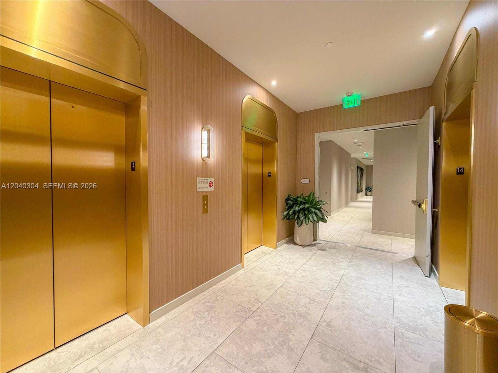 77 SE 5th Street 4015, Miami, FL 33131 photo 4