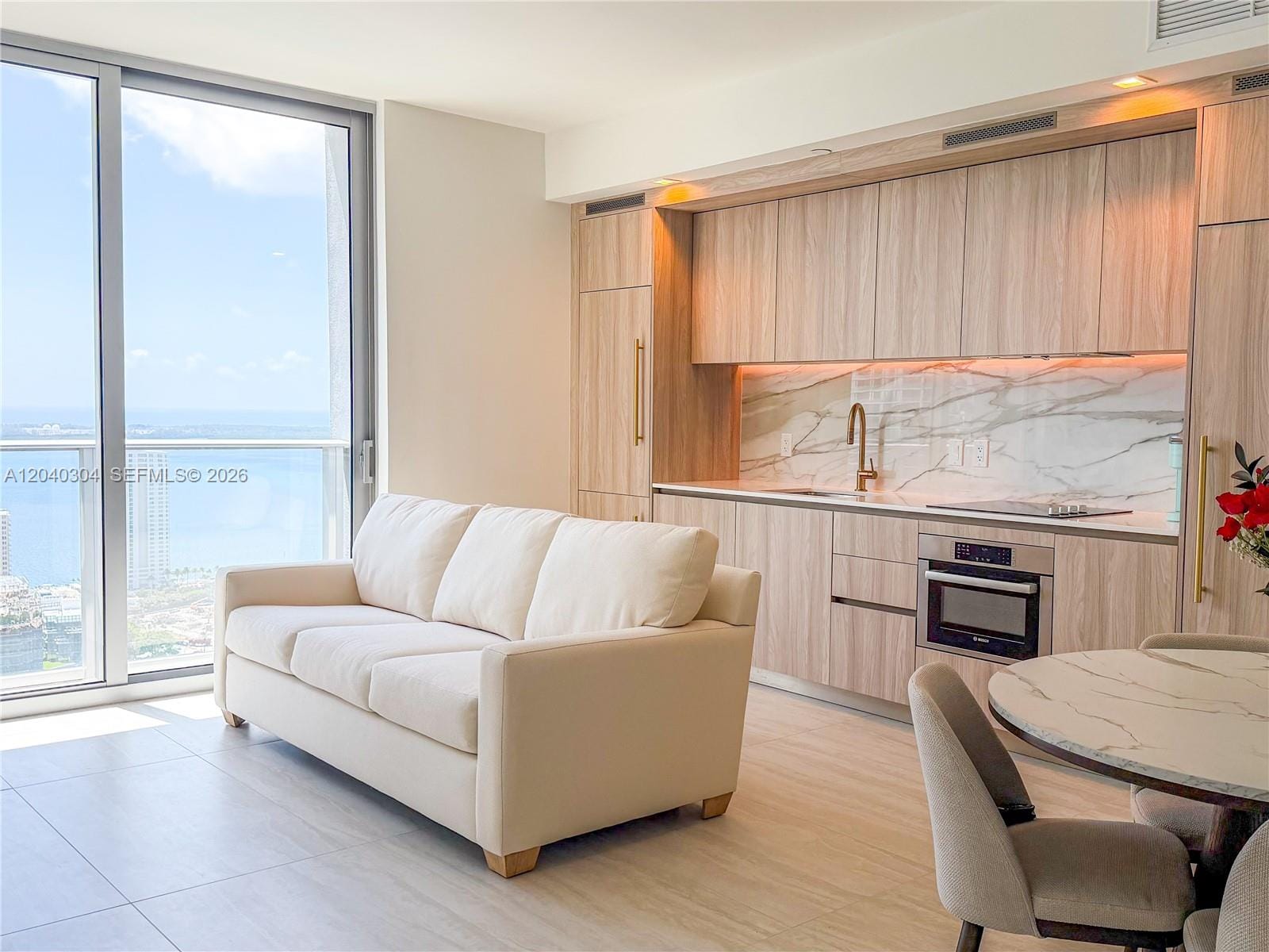 77 SE 5th Street 4015, Miami, FL 33131 photo 5