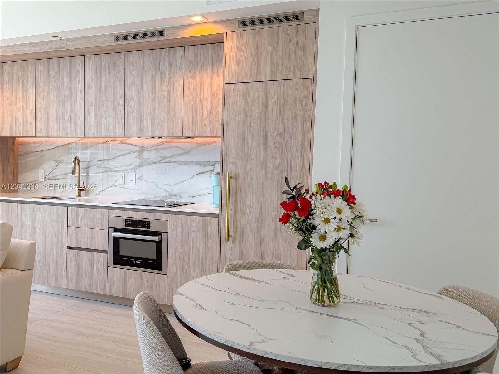 77 SE 5th Street 4015, Miami, FL 33131 photo 6