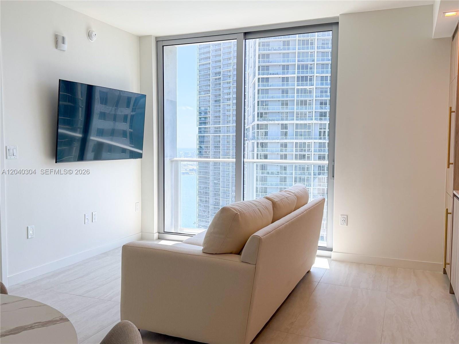 77 SE 5th Street 4015, Miami, FL 33131 photo 8