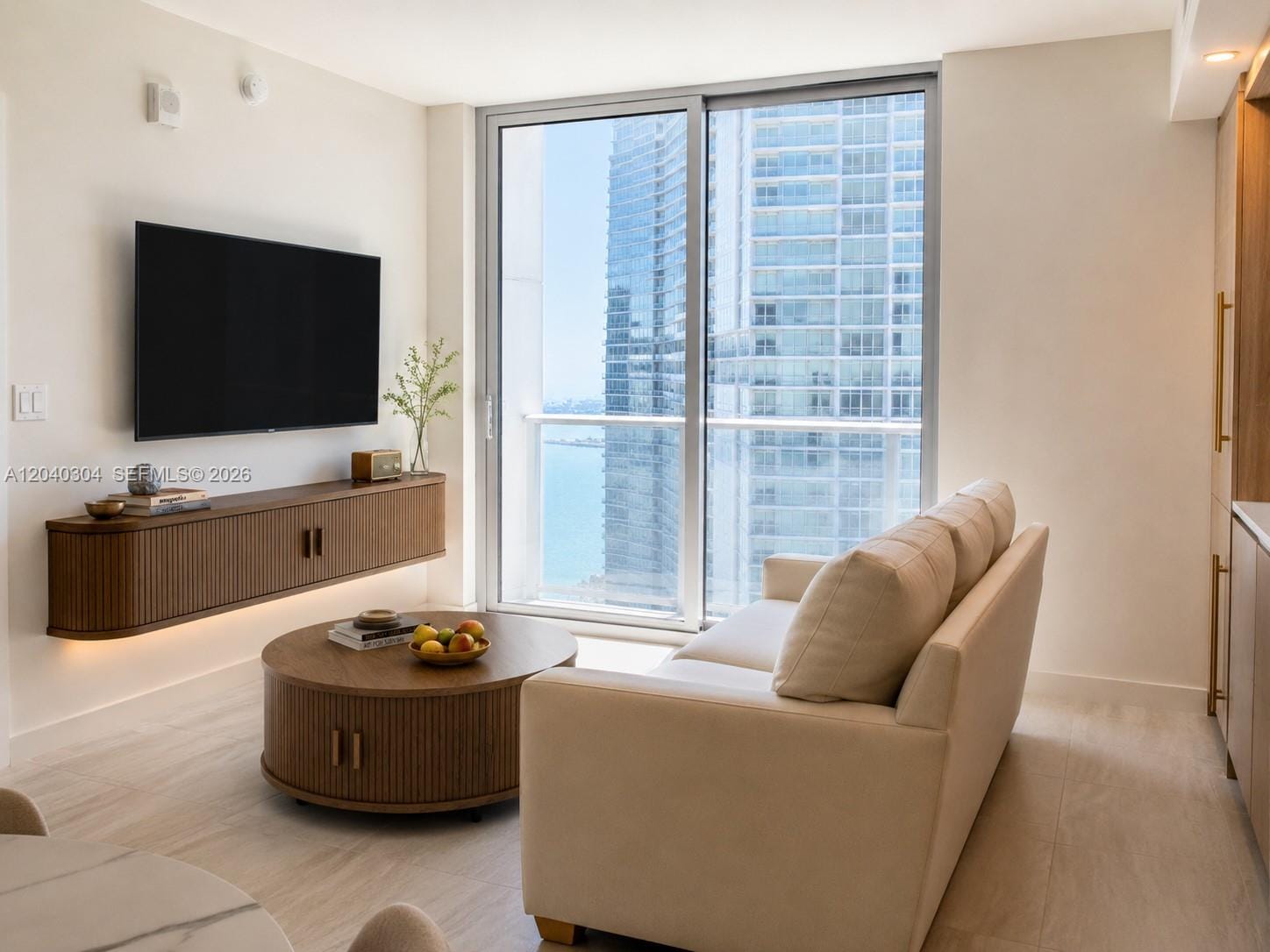 77 SE 5th Street 4015, Miami, FL 33131 photo 9