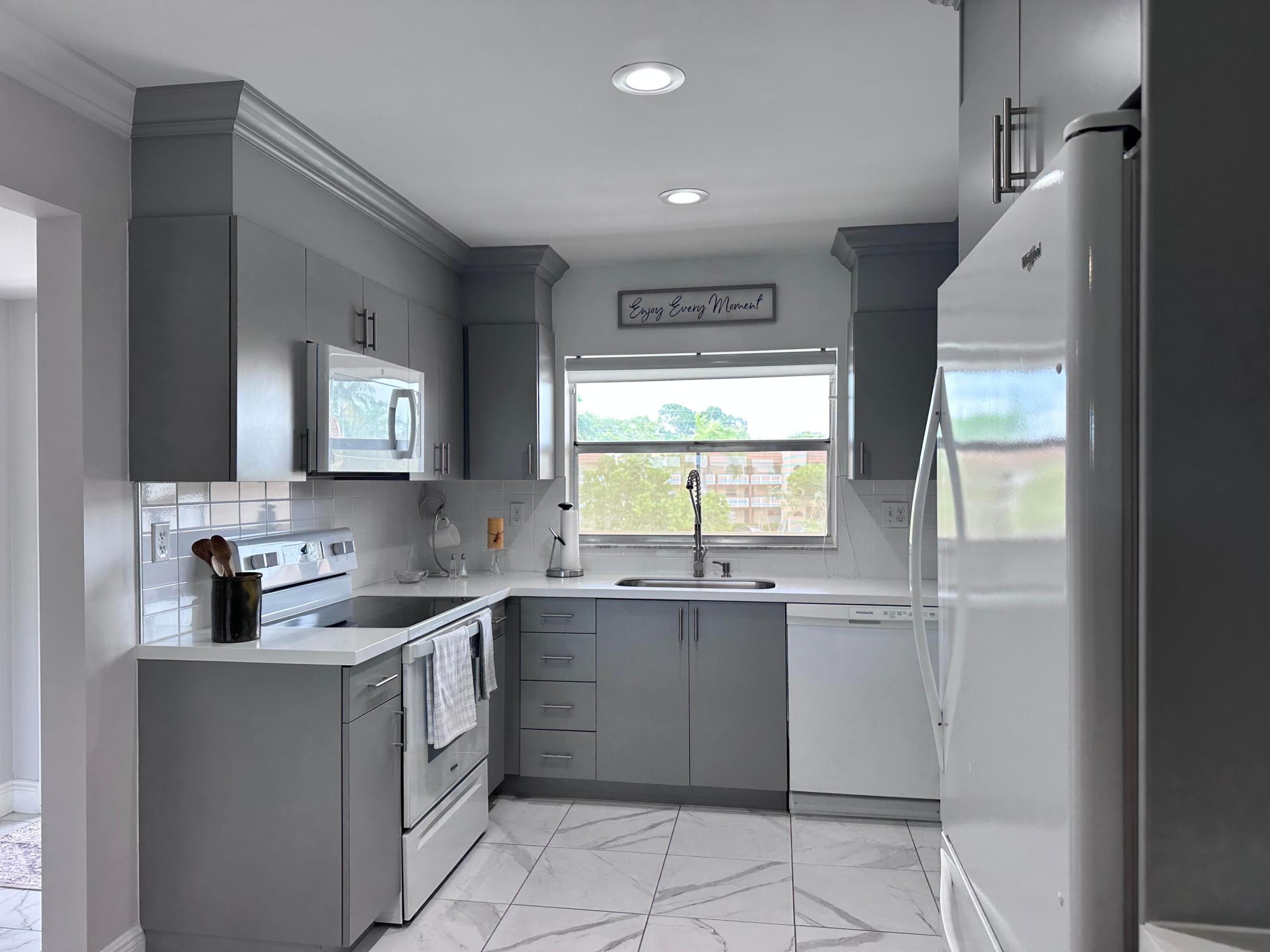 9300 Sunrise Lakes Boulevard 309, Sunrise, FL 33322, Sunrise