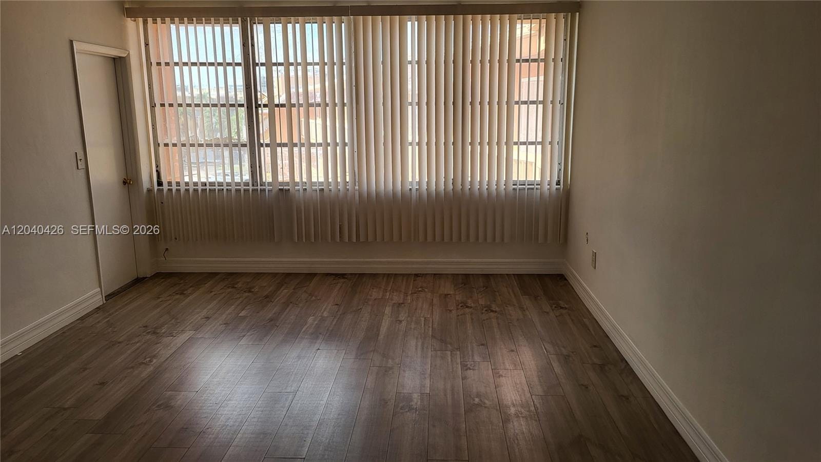1591 NE Miami Gardens Drive 306 — photo 8