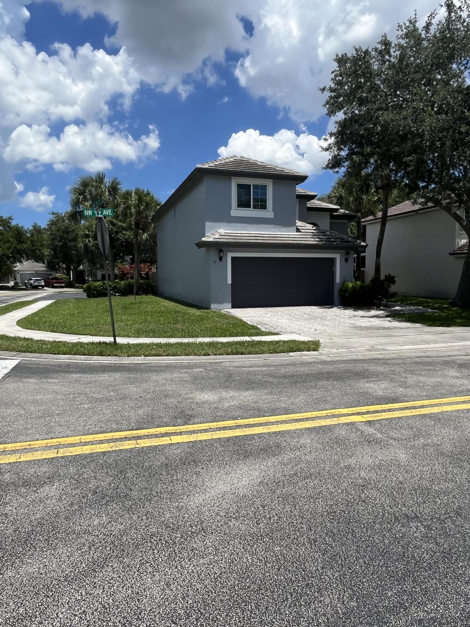 1933 NW 99th Avenue, Pembroke Pines, FL 33024, Pembroke Pines