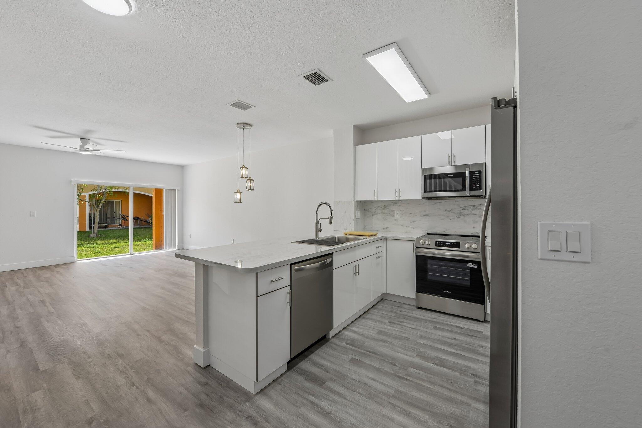 560 St Tropez Lane, Margate, FL 33068, Margate