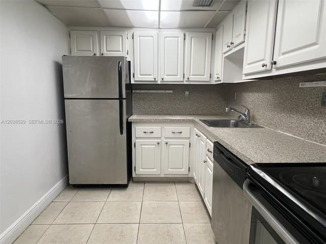 1805 Sans Souci Boulevard 113, North Miami, FL 33181