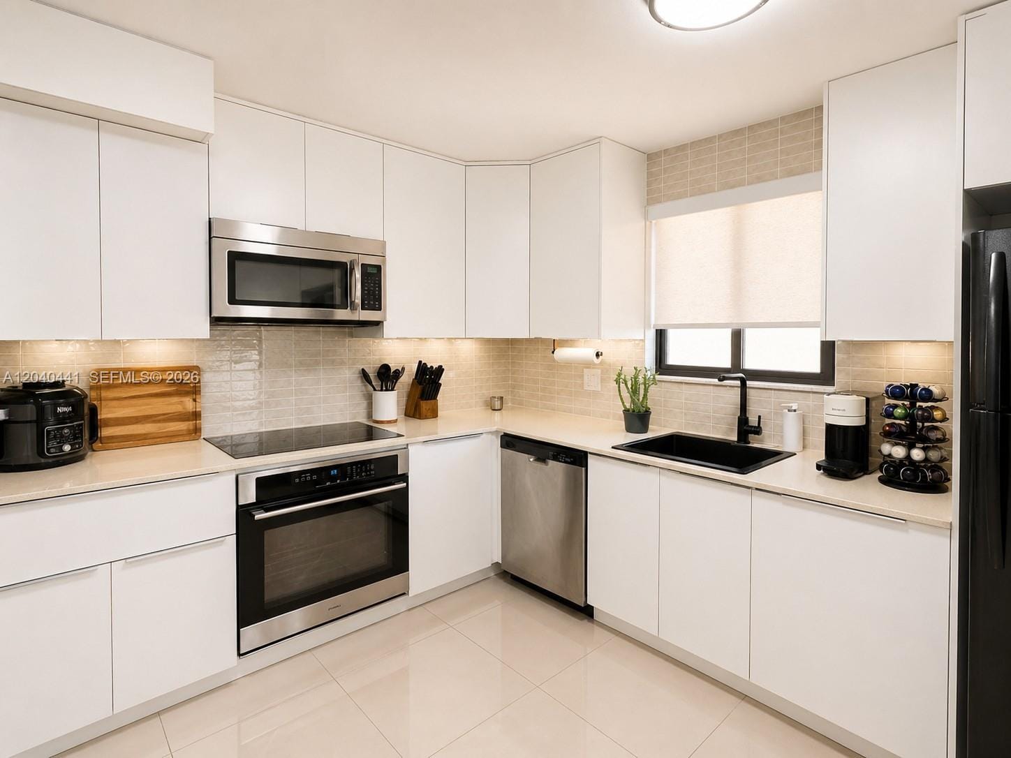 305 Lakeview Drive 204 — photo 5