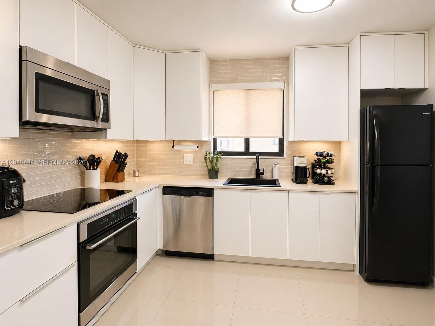 305 Lakeview Drive 204 — photo 6