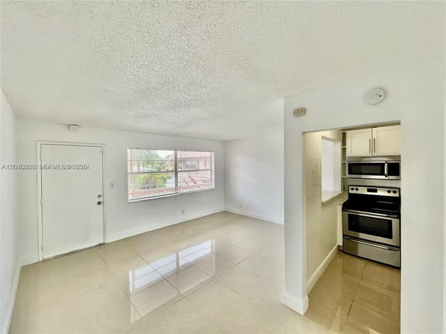 241 SE 9th Avenue 207, Ocean Drive Estates, Pompano Beach, FL