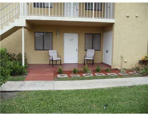 6023 10th Avenue N 114, Greenacres, FL 33463