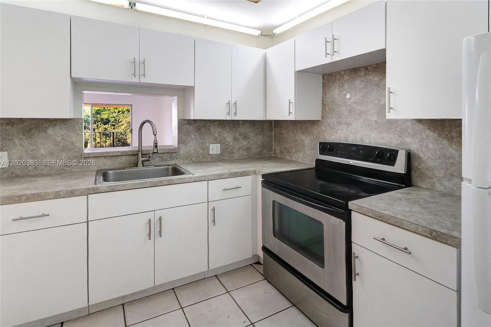 11905 NE 2nd Avenue C403, North Miami, FL 33161 photo 2