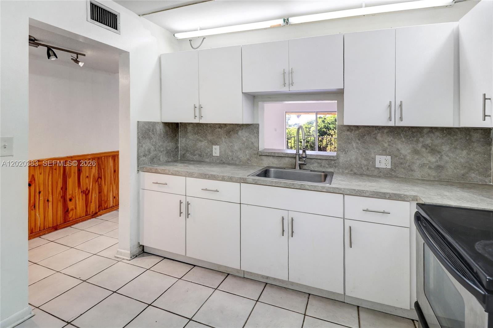 11905 NE 2nd Avenue C403, North Miami, FL 33161 photo 3