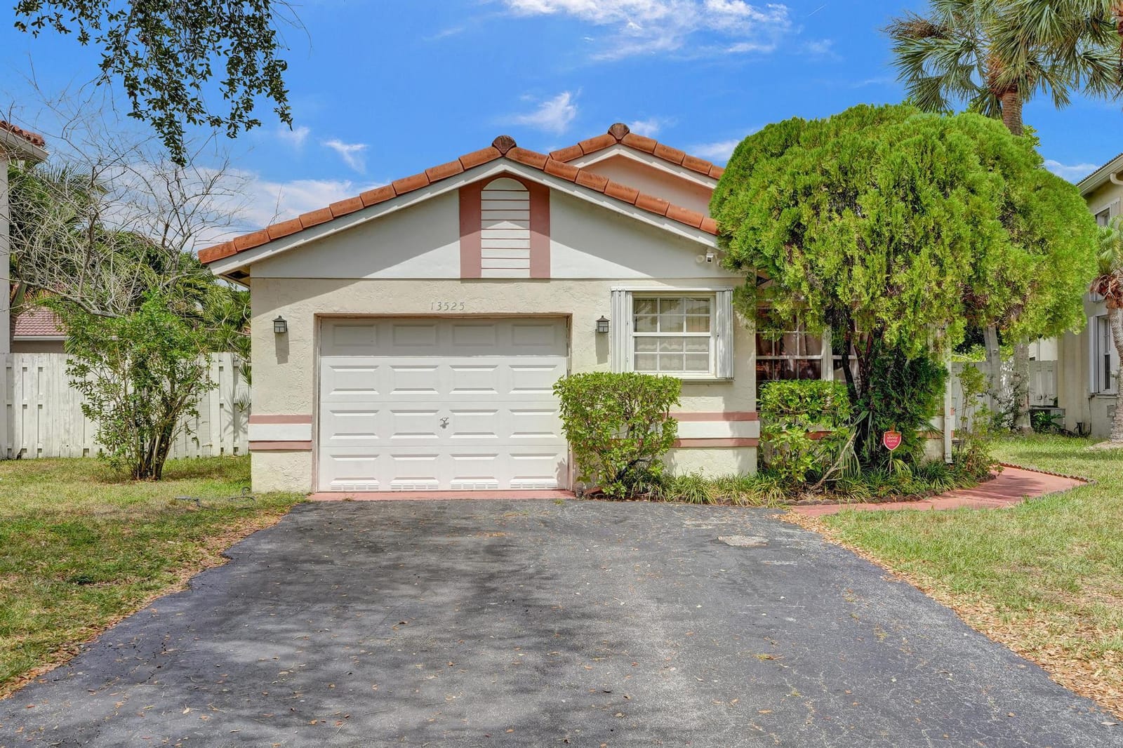 13525 NW 5th Court — photo 1
