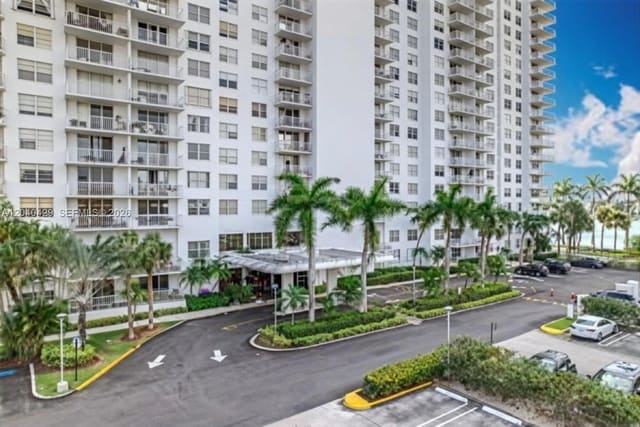 2801 NE 183rd Street 203W, Aventura, FL 33160