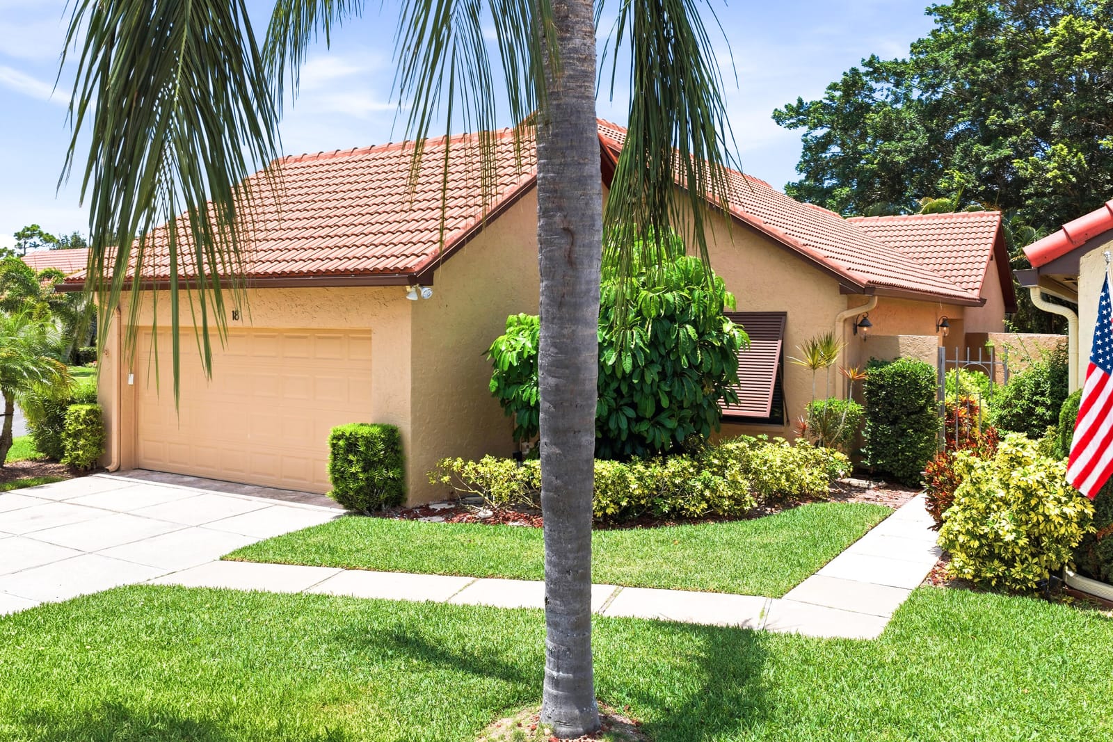 18 Ironwood Way N, Palm Beach Gardens, FL 33418 photo 2