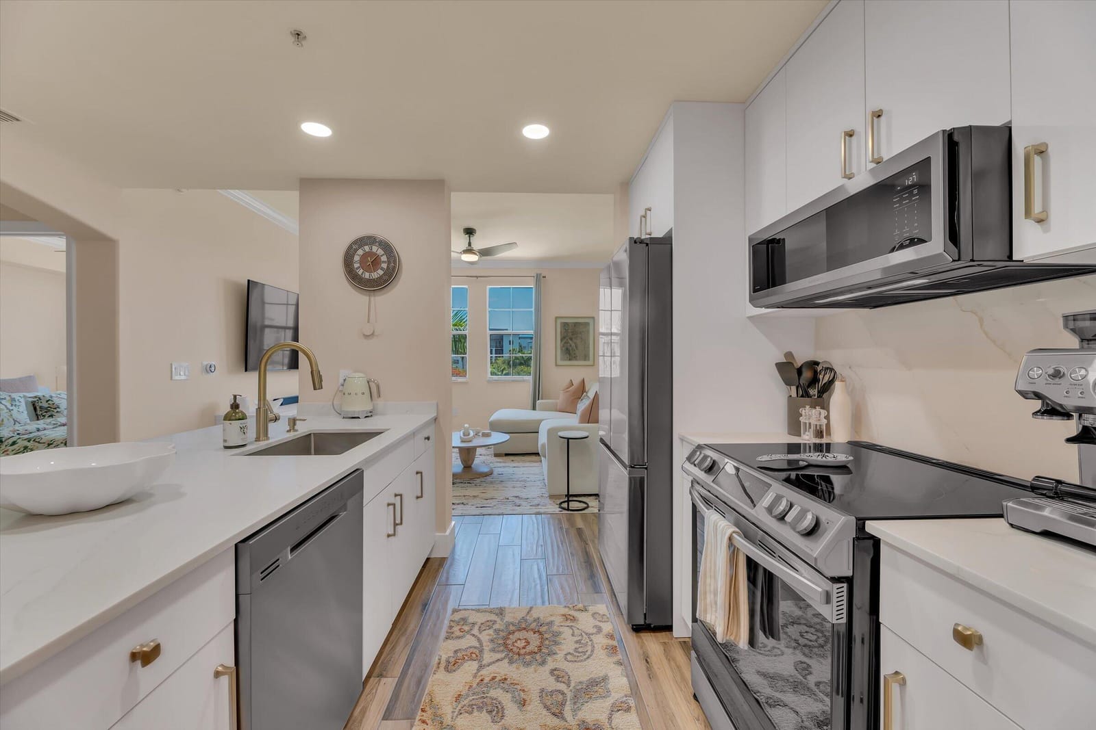 533 NE 3rd Avenue 512, Fort Lauderdale, FL 33301 photo 6