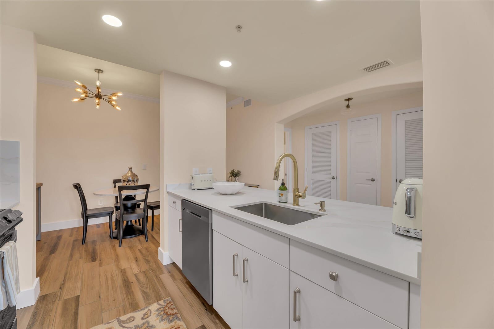533 NE 3rd Avenue 512, Fort Lauderdale, FL 33301 photo 7