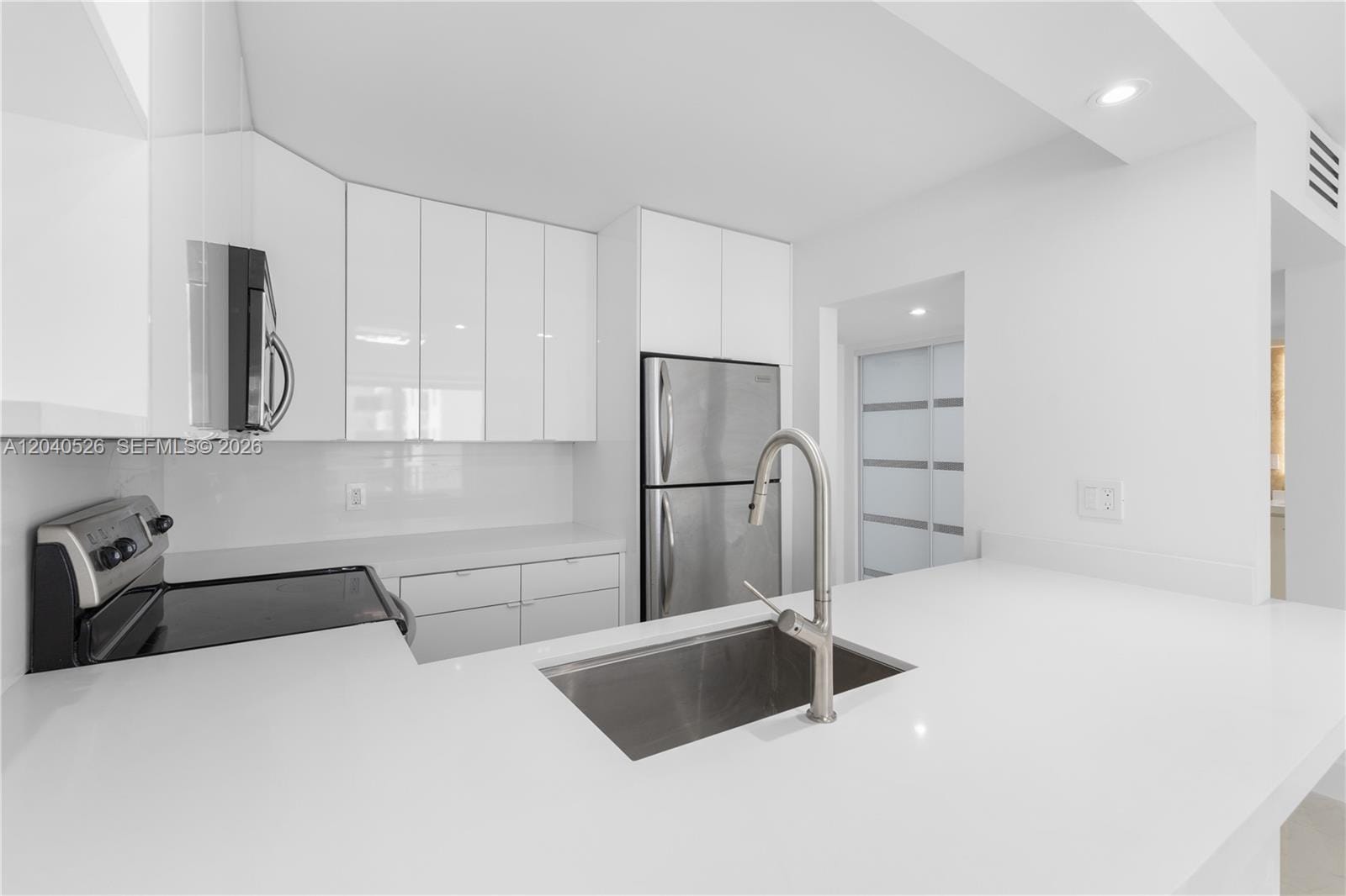 345 Ocean Drive 924 — photo 3