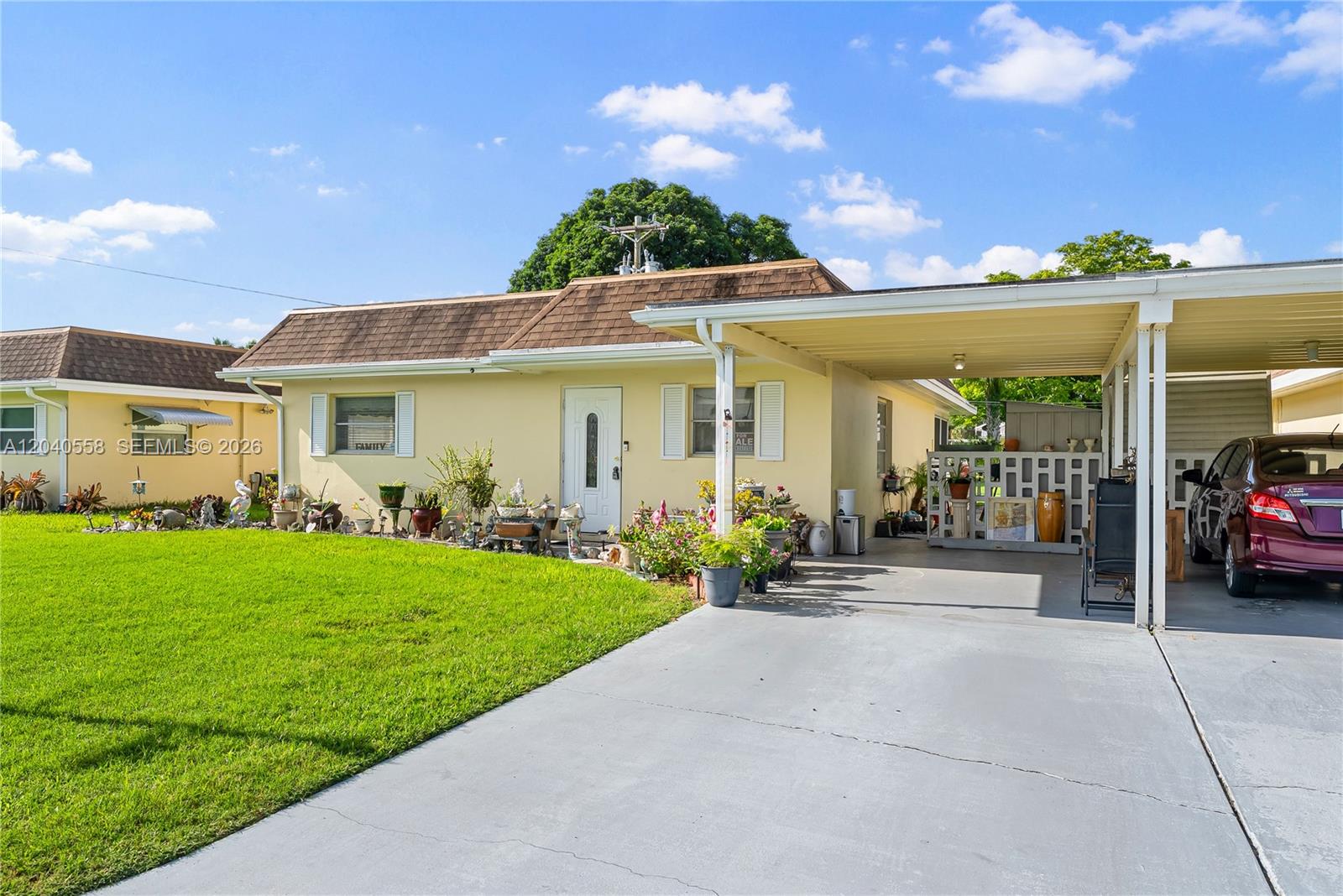 2208 Gardenia Way — photo 3
