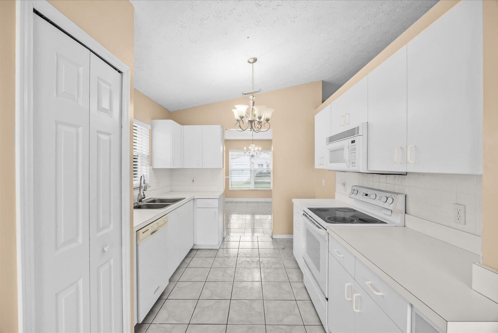 413 European Lane, Fort Pierce, FL 34982 photo 7