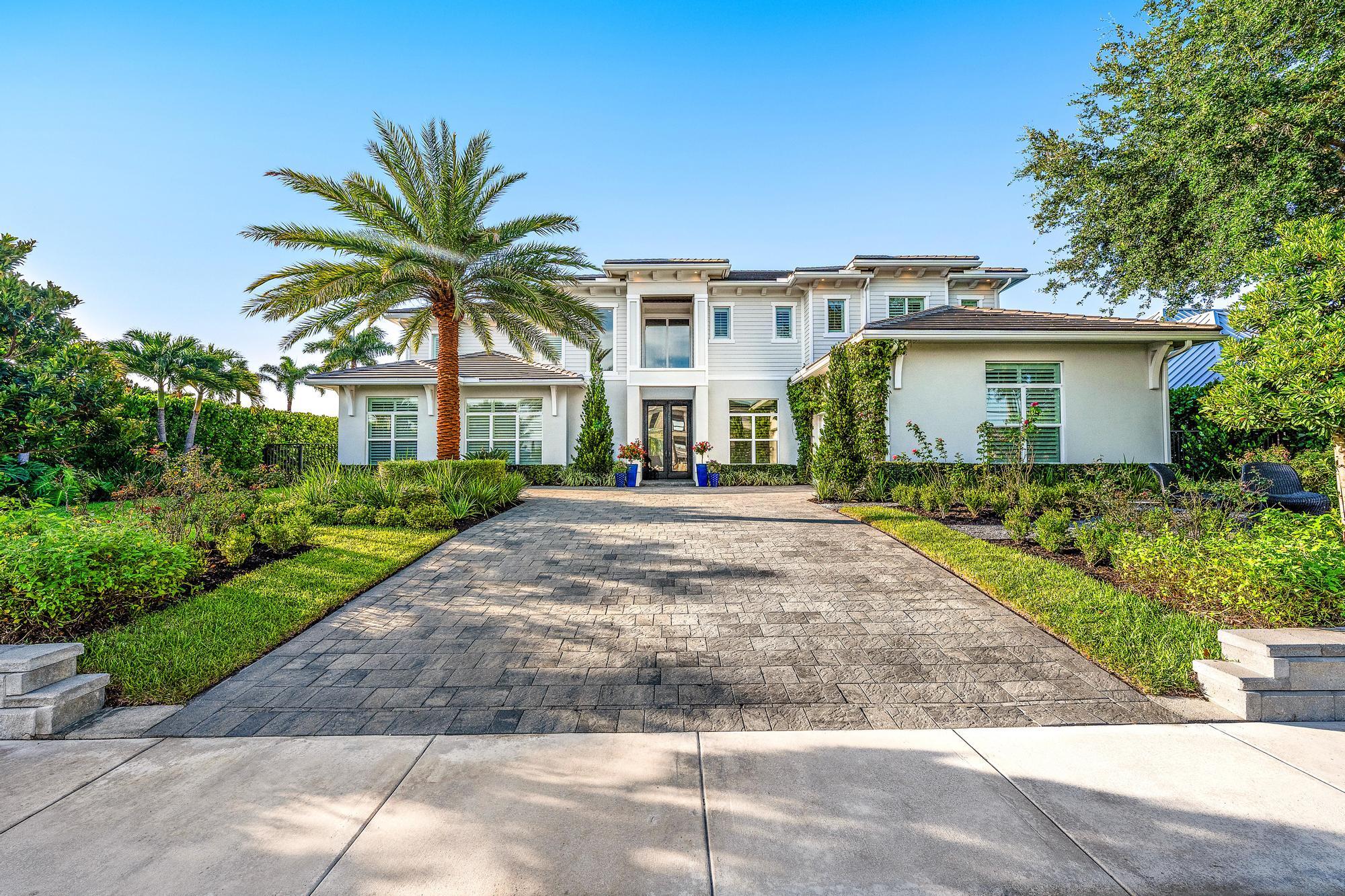 2169 Driftwood Circle, Palm Beach Gardens, FL 33410