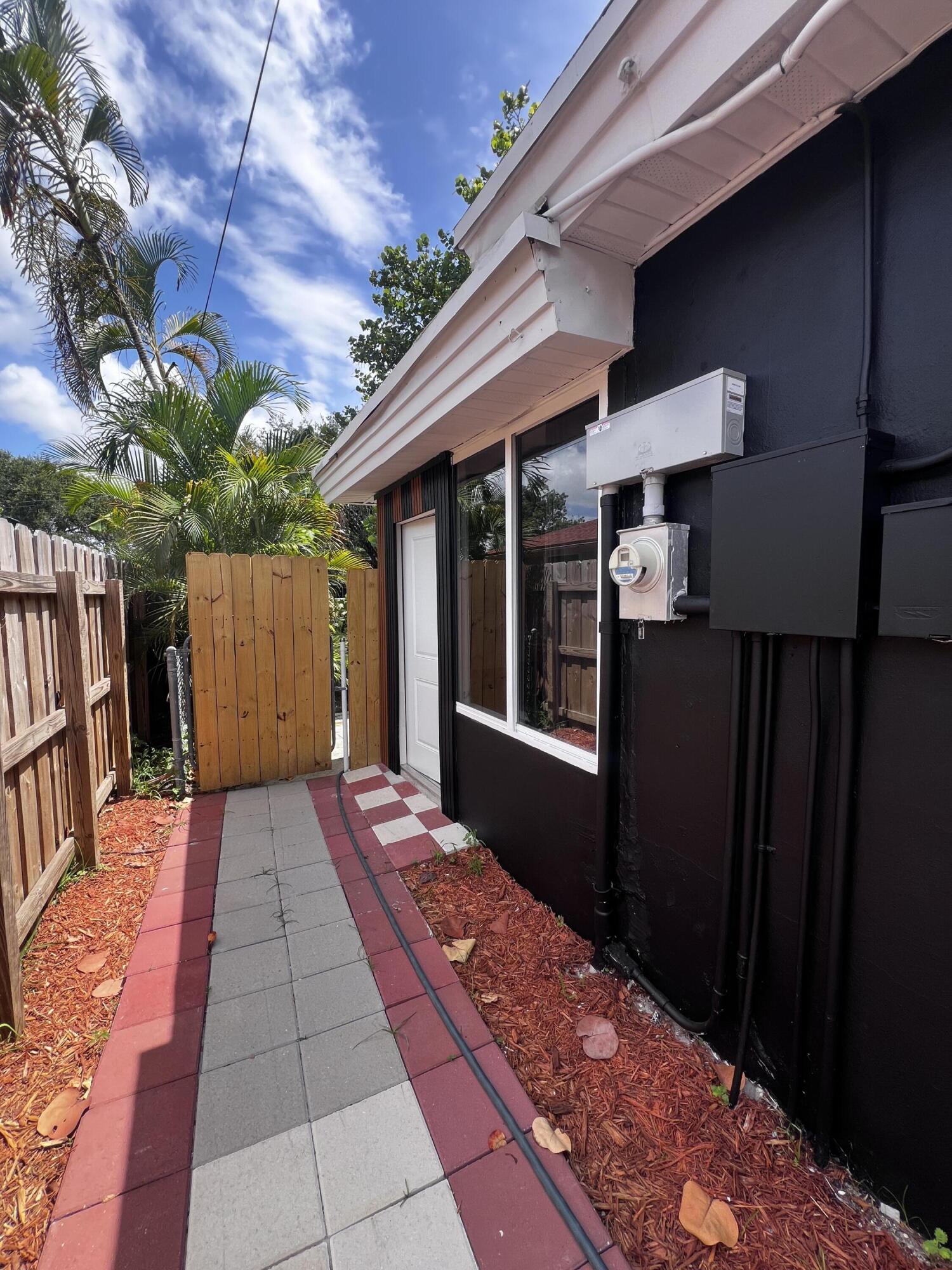2815 Madison Street, Hollywood, FL 33020, Hollywood