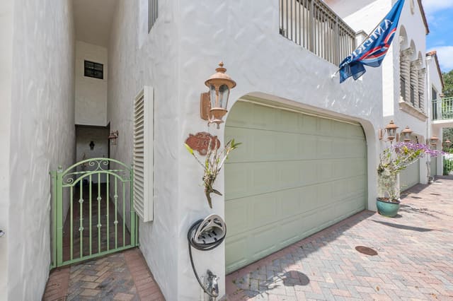 2932 Hidden Harbour Court, Cape Fear, Dania Beach, FL
