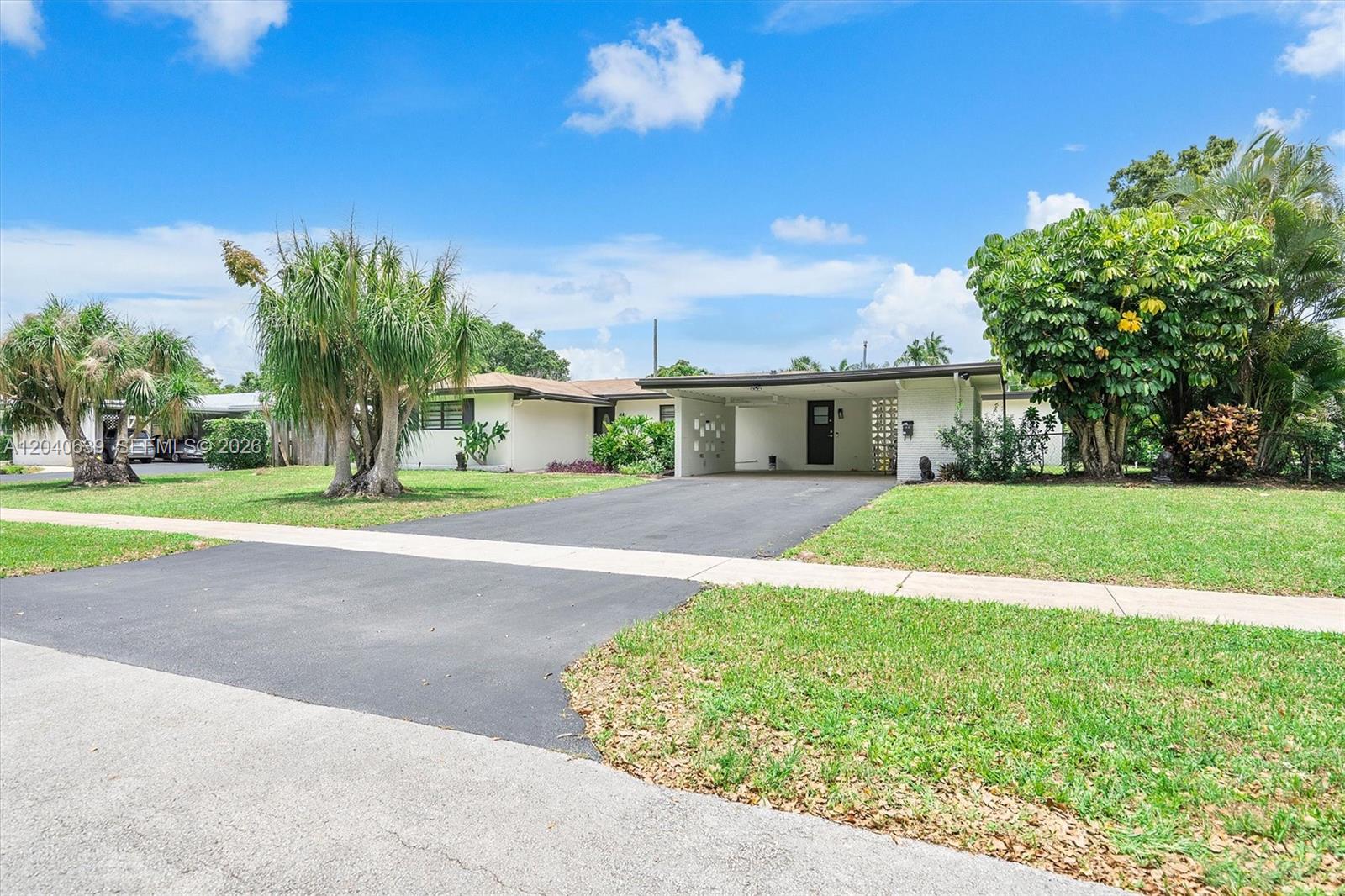 885 Azalea Court, Plantation, FL 33317, Plantation