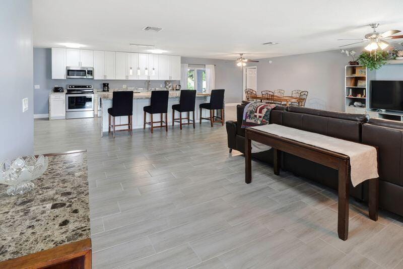 615 NE 15th Place, Boynton Beach, FL 33435 photo 9