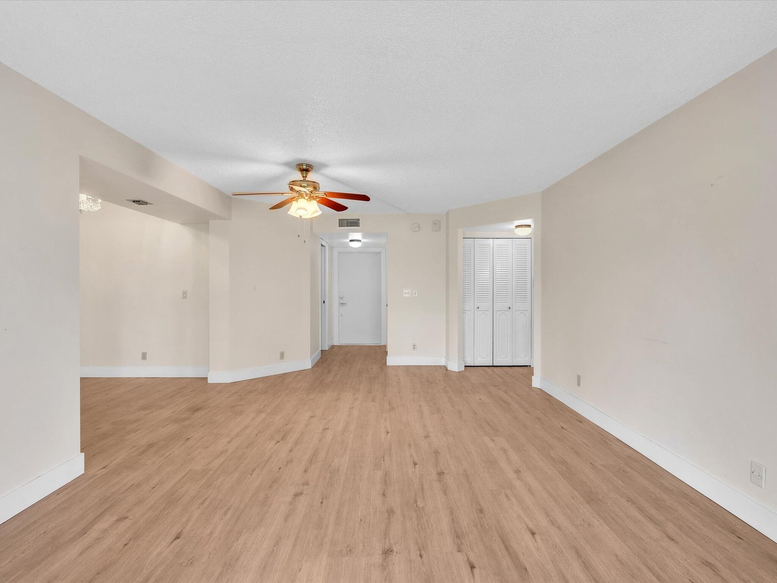 3959 Via Poinciana 104, Lake Worth, FL 33467 photo 13