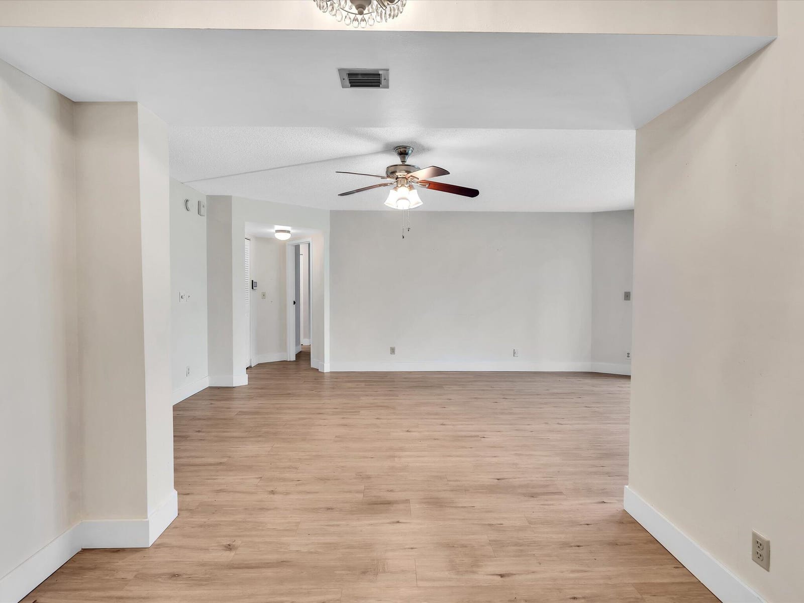 3959 Via Poinciana 104, Lake Worth, FL 33467 photo 16