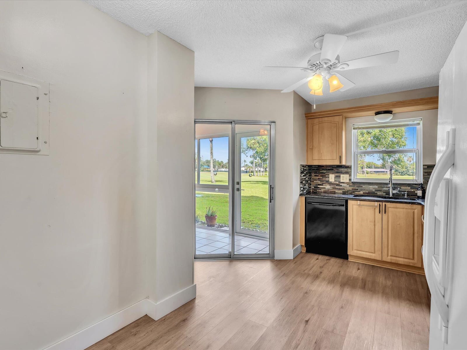 3959 Via Poinciana 104, Lake Worth, FL 33467 photo 24
