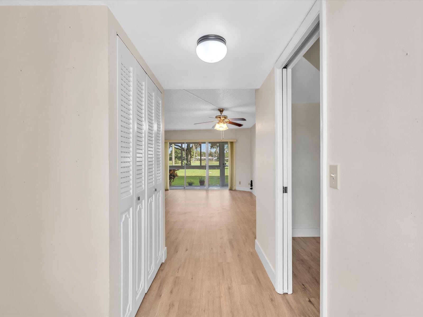 3959 Via Poinciana 104 — photo 6