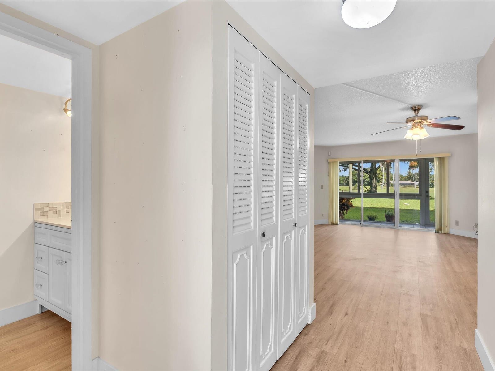 3959 Via Poinciana 104 — photo 7