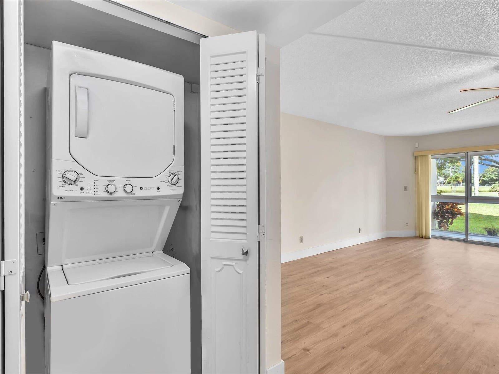 3959 Via Poinciana 104 — photo 8