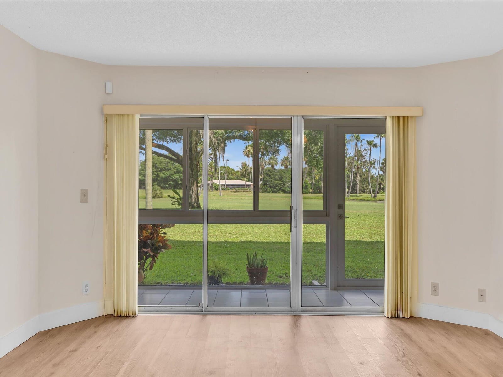 3959 Via Poinciana 104 — photo 9