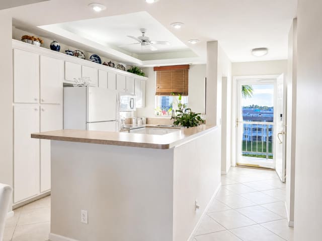 100 Paradise Harbour Boulevard 506, North Palm Beach, FL 33408