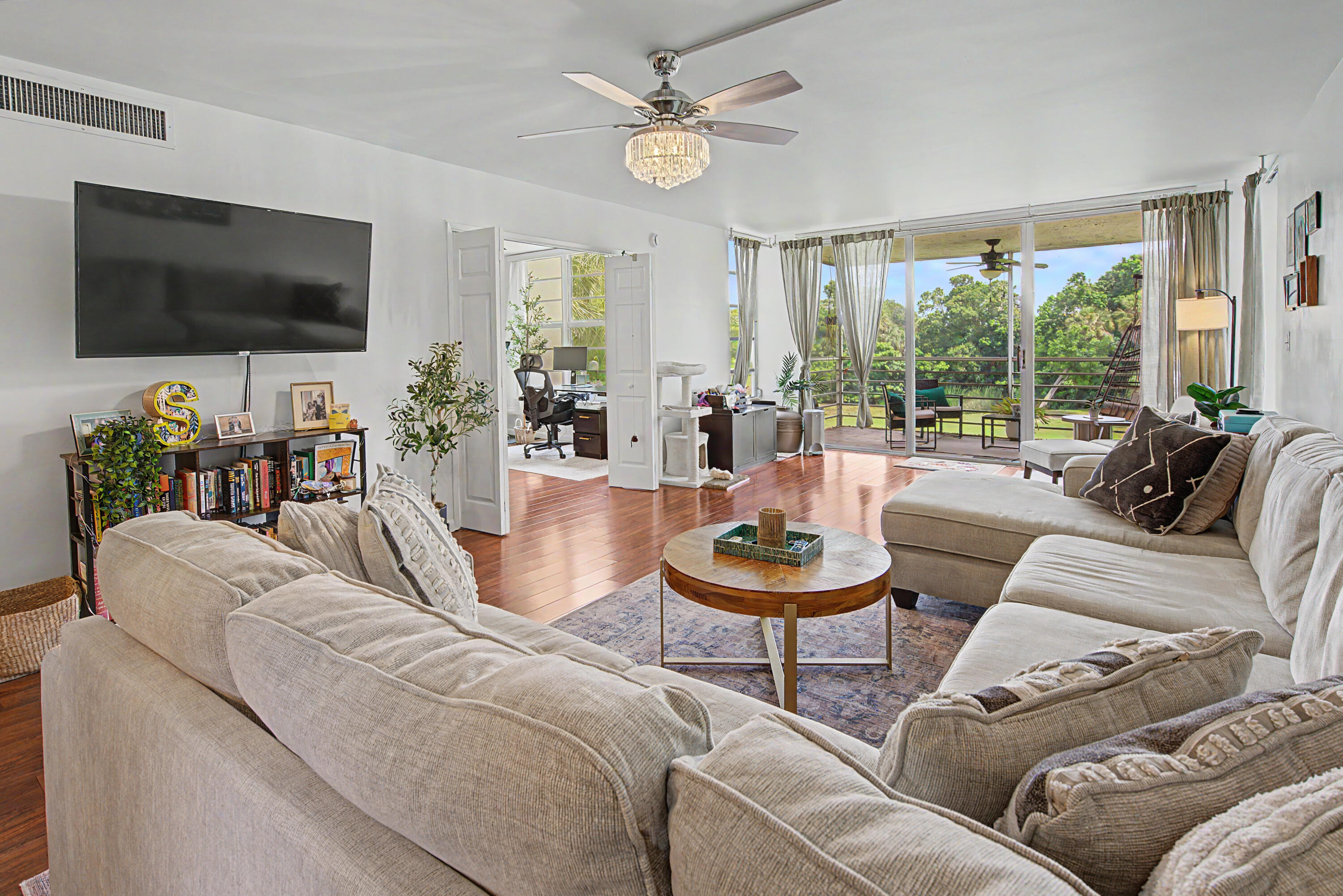 3930 Oaks Clubhouse Drive 304, Pompano Beach, FL 33069, Pompano Beach